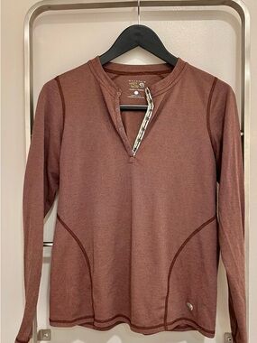 Mountain Hardwear Long Sleeve Henley in Rust